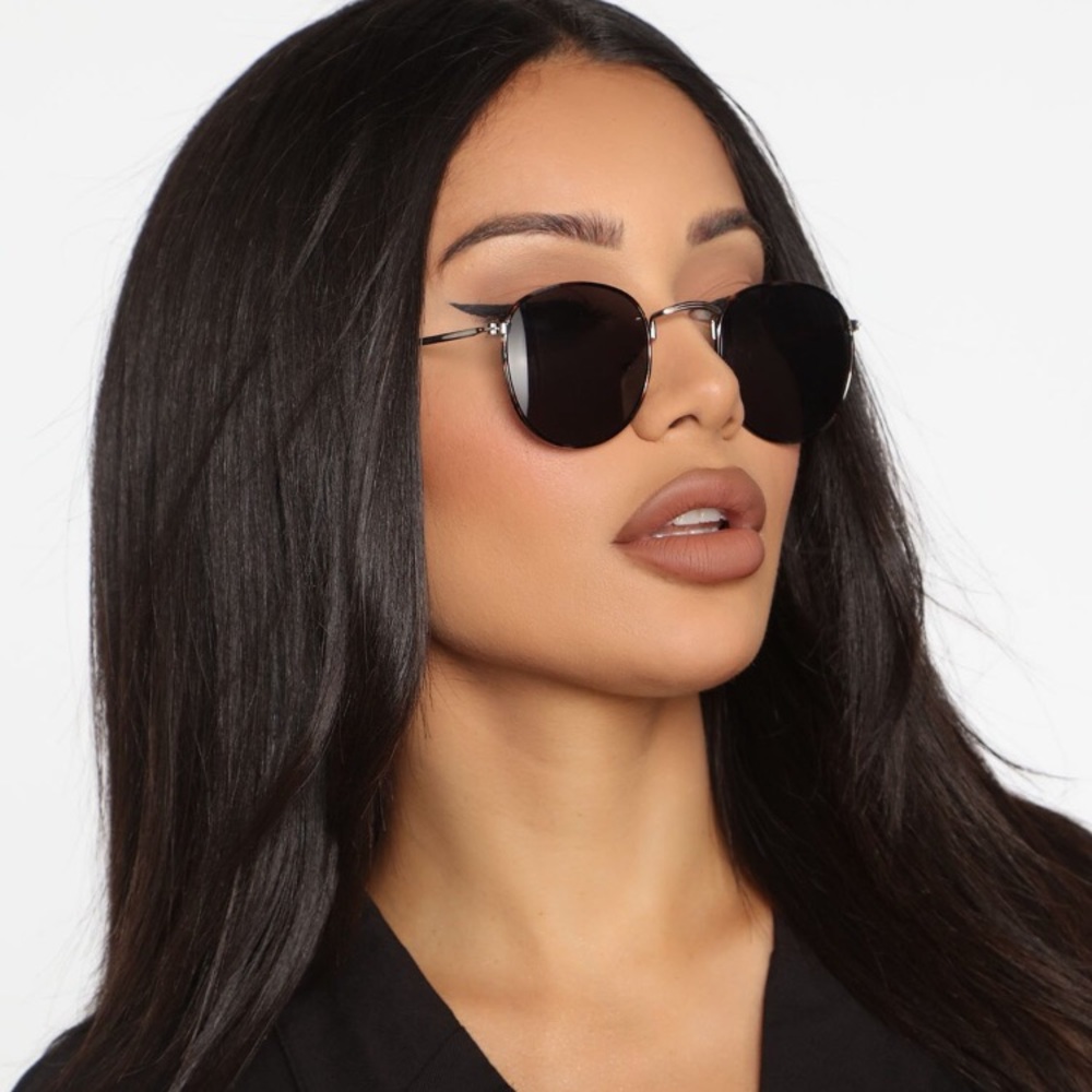 $8  fashionNOVA sunglasses 🕶